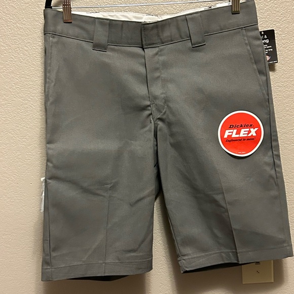 Dickies 'Flex' Slim Fit Work Utility Skater Punk Industrial Shorts 11" Inseam - Picture 1 of 10
